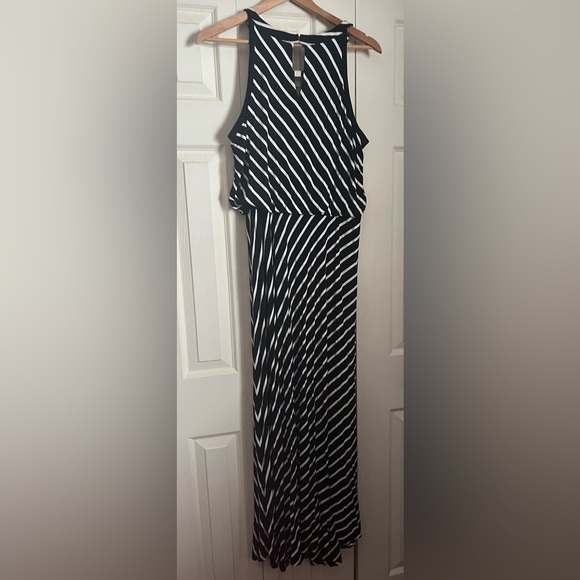 Calvin Klein Black & White Striped Maxi Dress SIZE-0X! - Picture 7 of 7